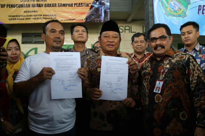 Pengusaha di Sidoarjo Sepakat Berhenti Gunakan Sampah Plastik