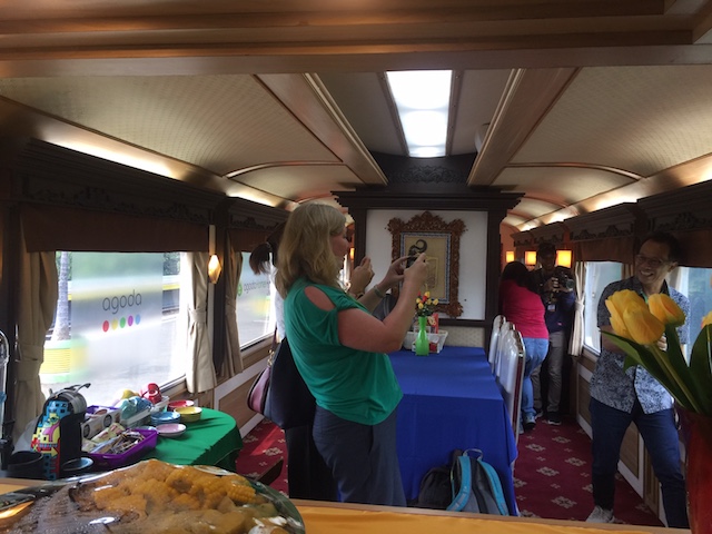 Menikmati Kereta Wisata Jawa