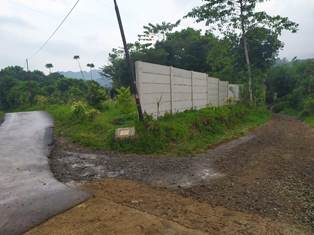 Warga Tolak Pembangunan Pagar Beton di Kawasan Gunung Geulis