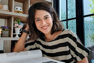 Dian Sastro Jelaskan Teori 