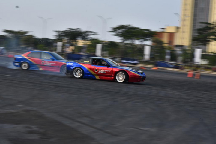 Drift IWS, Menyatunya Olah Raga Otomotif dan Hiburan