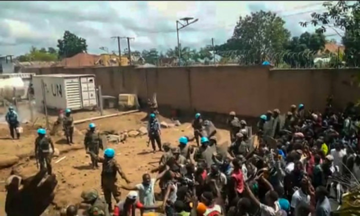 Responden Ebola di Kongo Terjebak Amuk Massa