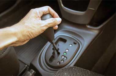 Ciri Transmisi Mobil Matic yang Bermasalah