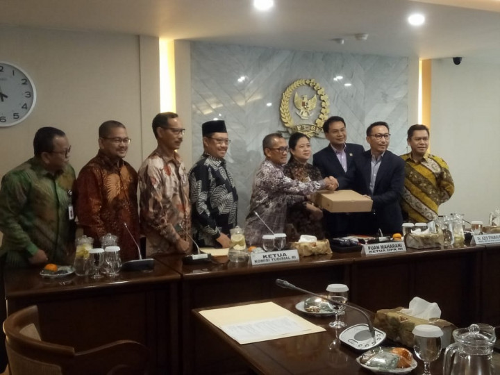 KY Serahkan 6 Nama Calon Hakim Agung ke DPR