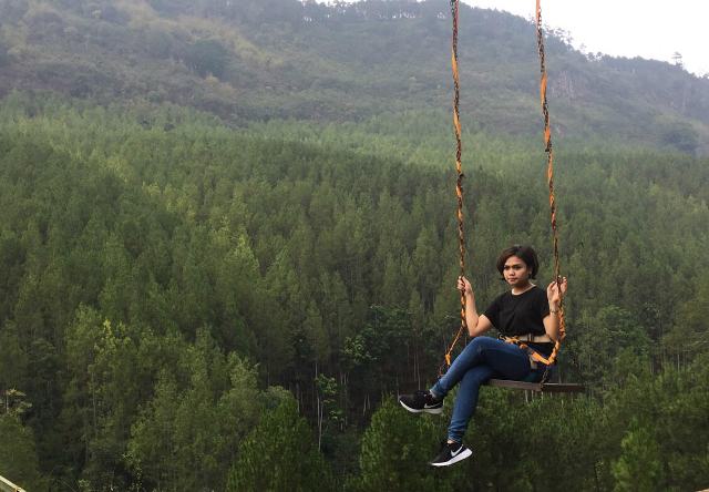 Sensasi Berfoto di Tempat Indah yang Menantang