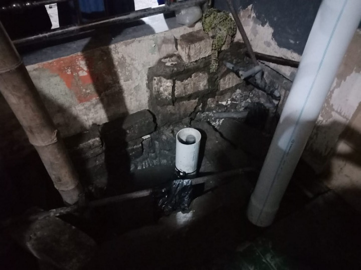 Semburan Air Bercampur Gas Hebohkan Warga Lamongan