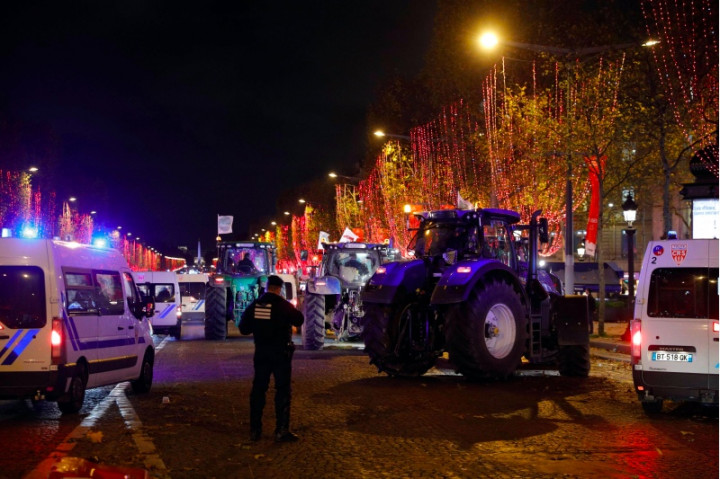 Seribu Traktor Masuk ke Paris dalam Protes Petani