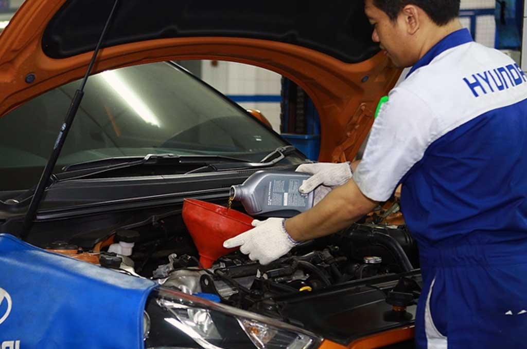 Ternyata umur oli mesin bisa dipengaruhi juga oleh kualitas bahan bakar. Hyundai