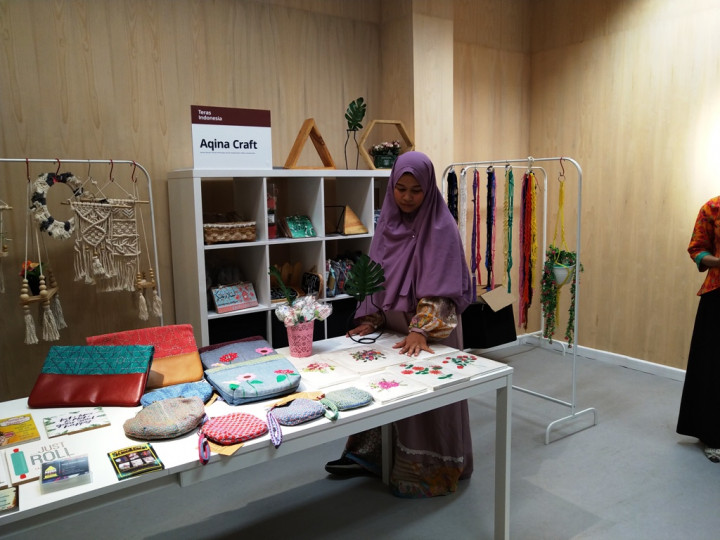 IKEA Buka Pojok Kerajinan Tangan Indonesia