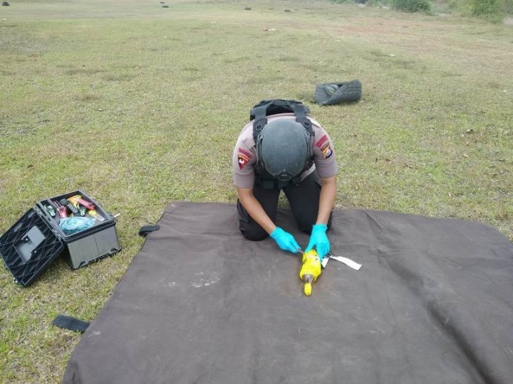 Polisi Temukan Benda Diduga Bom di Pergudangan Cikupa