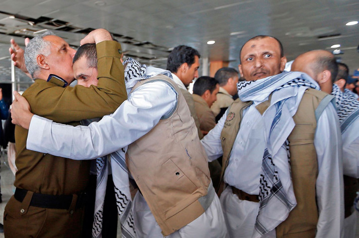 Ratusan Tahanan Houthi Tiba di Sanaa