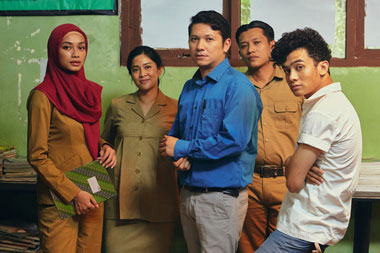 Gading Marten dan Dian Sastro Main Film Guru Guru Gokil