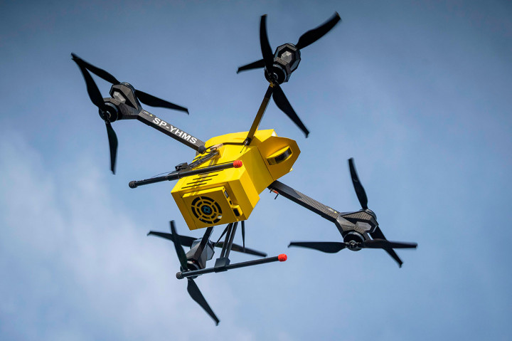 Polandia Uji Coba Drone Pengirim Darah dan Obat-obatan