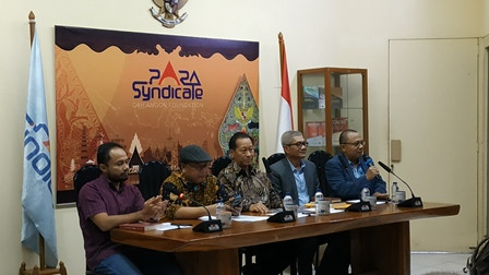Peneliti politik dari President University Mohamad Hikam (kedua dari kiri). Foto: Adam Dwi Putra/MI