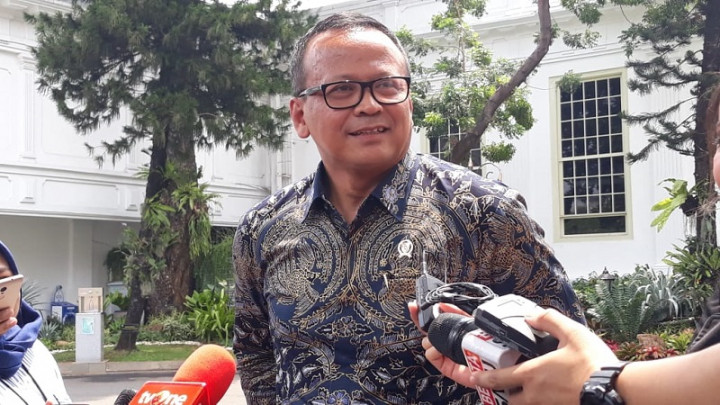 Menteri Edhy Pilih Hibahkan Kapal Asing Pencuri Ikan
