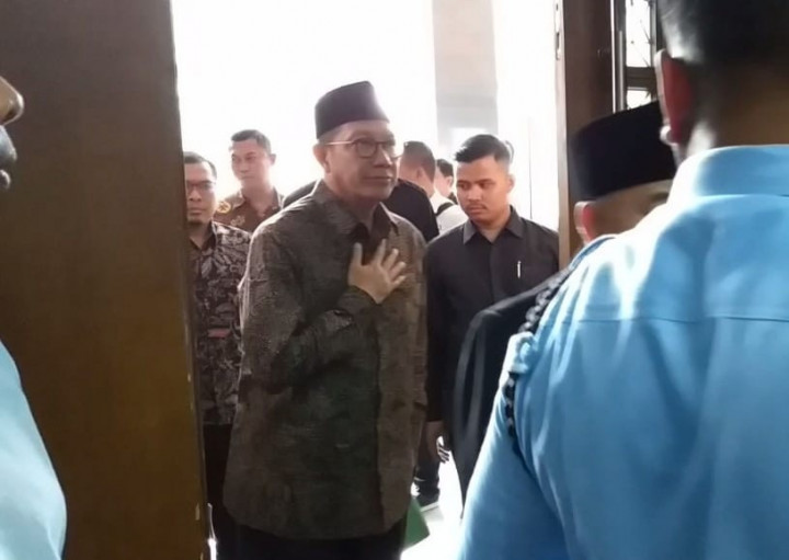 Eks Menag Dihadirkan di Sidang Romahurmuziy