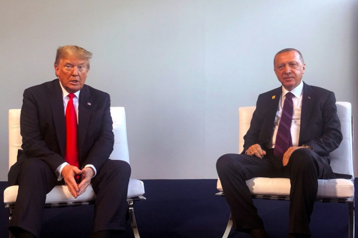 Trump dan Erdogan Lakukan Pertemuan Mendadak di KTT NATO