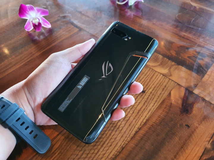 ASUS ROG Phone 2 Sangat Spesial!
