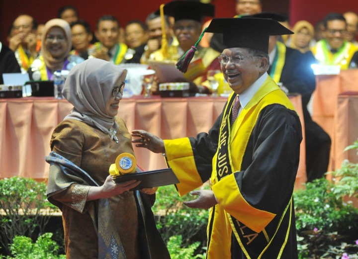 Jusuf Kalla Raih Honoris Causa Berkat UN