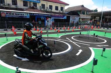 Polda Metro Jaya Resmikan Sistem Uji Praktik SIM e-Drive