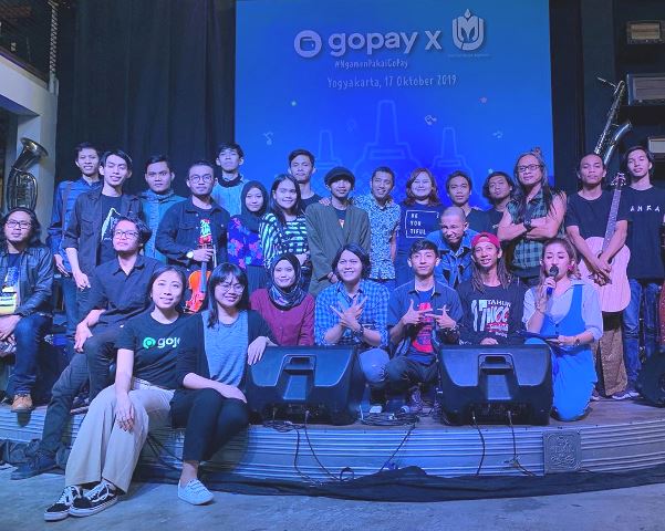 Teknologi Baru Membayar Pengamen Melalui QR Code