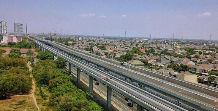 Kendaraan Berat Dilarang Melintas di Tol Layang Jakarta-Cikampek
