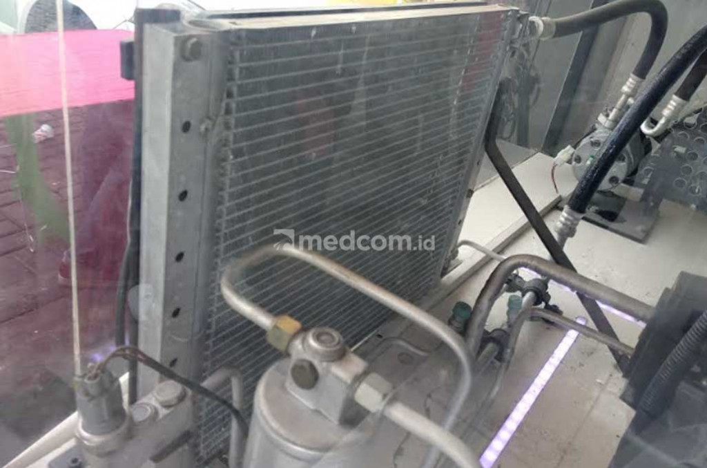 Perawatan berkala AC mobil penting untuk menjaga tetap dingin. Medcom.id/M. Bagus Rachmanto