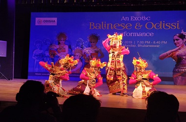 Tim Budaya Indonesia Pukau Ribuan Penonton di Odisha