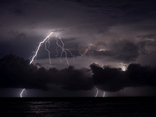 Warga Diimbau Waspada Sambaran Petir