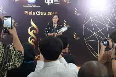 Gina S. Noer Sabet Dua Piala Citra sebagai Penulis Skenario Terbaik