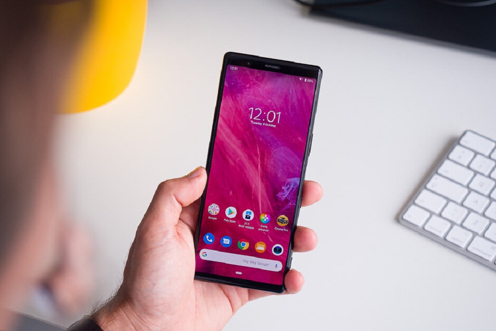 Ponsel yang diklaim sebagai ponsel unggulan terbaru Sony bernomor model PM-1310 muncul di situs Geekbench.