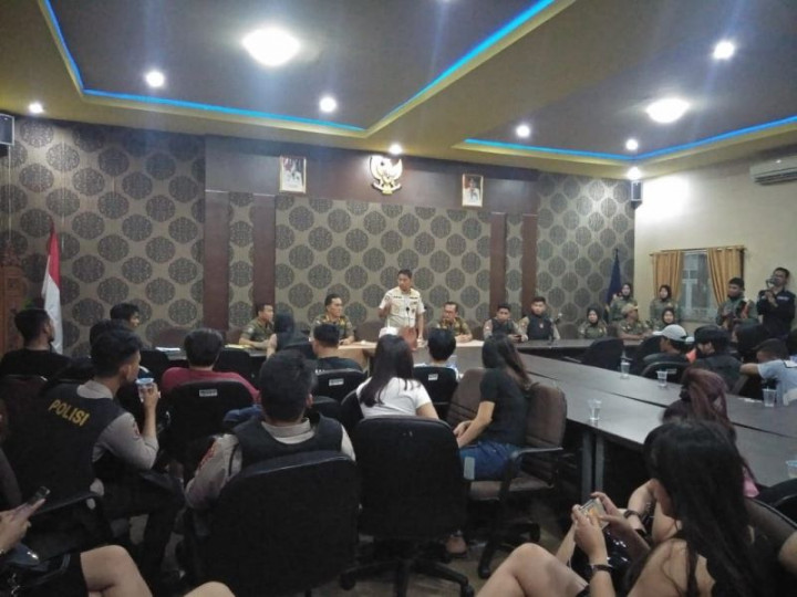 Satpol PP Sumsel Tangkap Lima WN Thailand