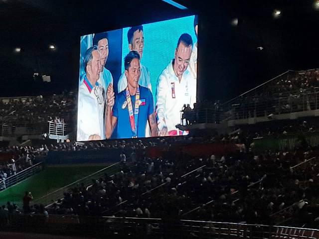 Peselancar Filipina Roger Casugay Atlet Paling <i>Fair Play</i>