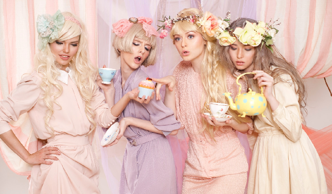 Tips Padu Padan Busana untuk Pencinta Warna Pastel