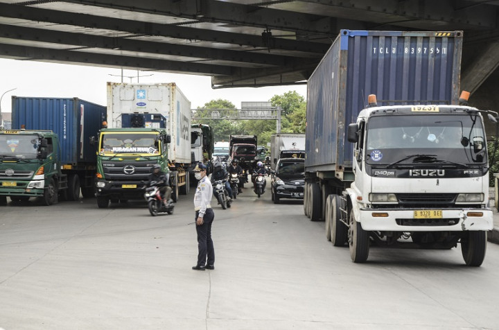 Pemkot Jakut Diminta Tindak Depo Truk Tak Patuhi Zonasi