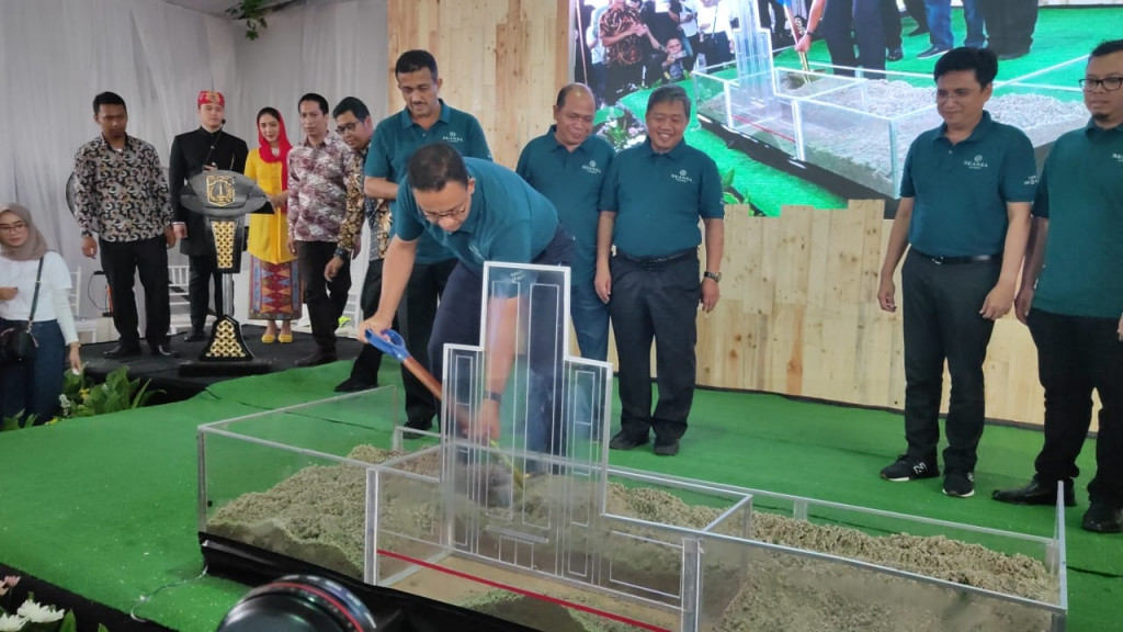 Gubernur DKI Jakarta Anies Baswedan mengikuti groundbreaking hunian ber-DP Rp0, Nuansa Cilangkap, Jaktim. Foto: Medcom.id/Kautsar Widya Prabowo