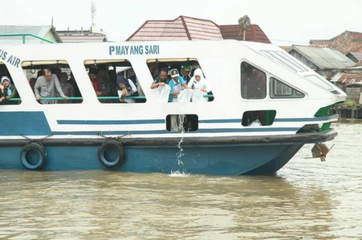 Menjaga Kelestarian Ikan di Sungai Musi