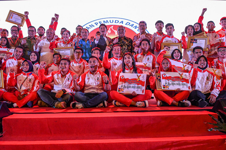 Pemerintah Serahkan Bonus Peraih Medali SEA Games