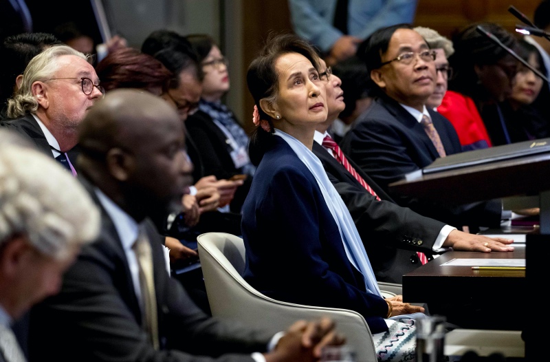 Aung San Suu Kyi saat memberikan keterangan mengenai Rohingya di Pengadilan Kriminal Internasional (ICJ). Foto: AFP