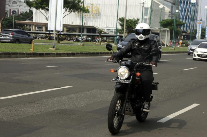 Test Ride Kawasaki W175 TR: Starter dan Gas