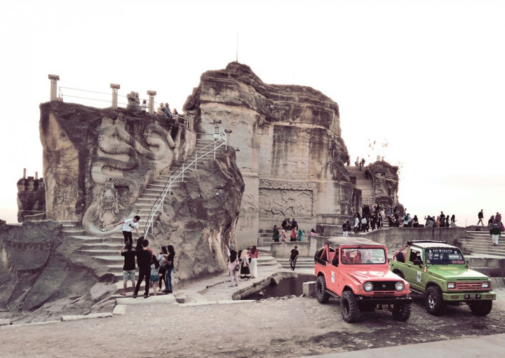 Wisata Jip Mengelilingi Candi, Daya Tarik Baru di Tebing Breksit