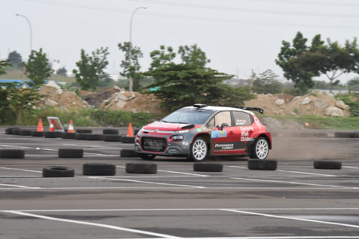 Sean Pimpin Hari Pertama Reli Meikarta, Ricardo Keempat