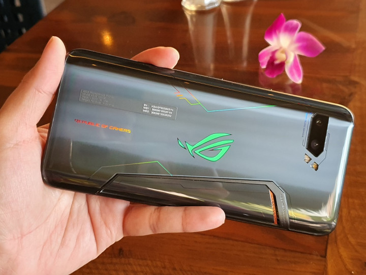 ASUS ROG Phone 2 vs Black Shark 2 Pro, Mana yang Lebih Baik?