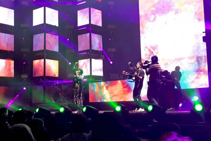 Tampil di DWP 2019, Dipha Ajak Penonton Berjoget