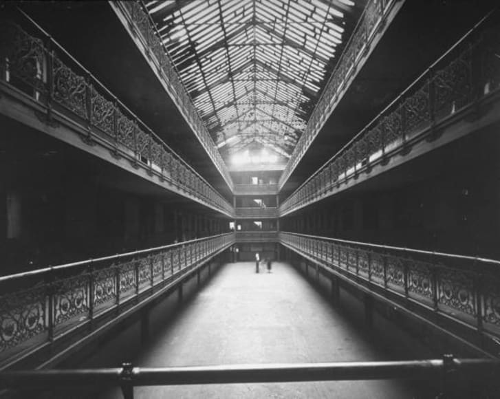 Bangunan ini dulunya merupakan sebuah apartemen di Chicago. Foto: Chicago Cultural Center