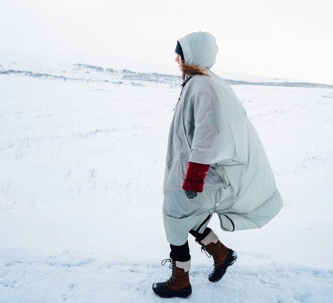 Inovasi Terbaru Jas Hujan Bisa Dibuat menjadi Hammock