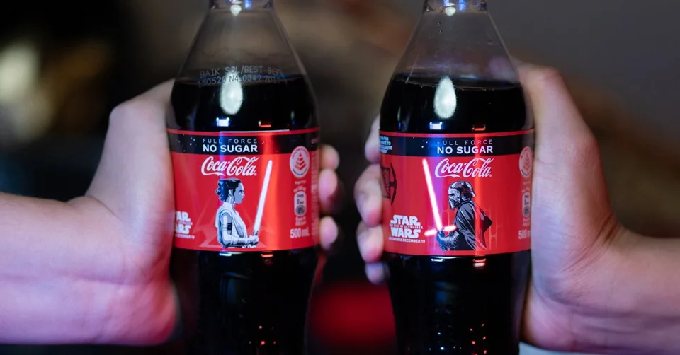 Botol edisi khusus ini hanya tersedia 8.000 buah di seluruh dunia. (Foto: Geek Culture. Dok. sea.mashable)