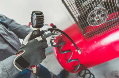 Semprot Ruang Mesin Pakai Angin Kompresor Berbahaya? Ini Penjelasannya