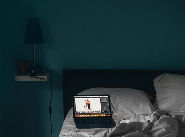 7 Ide Segarkan Kamar Tidur Bernuansa Biru