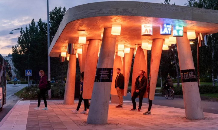 Halte Bus Dirancang Futuristik Tanpa Kursi